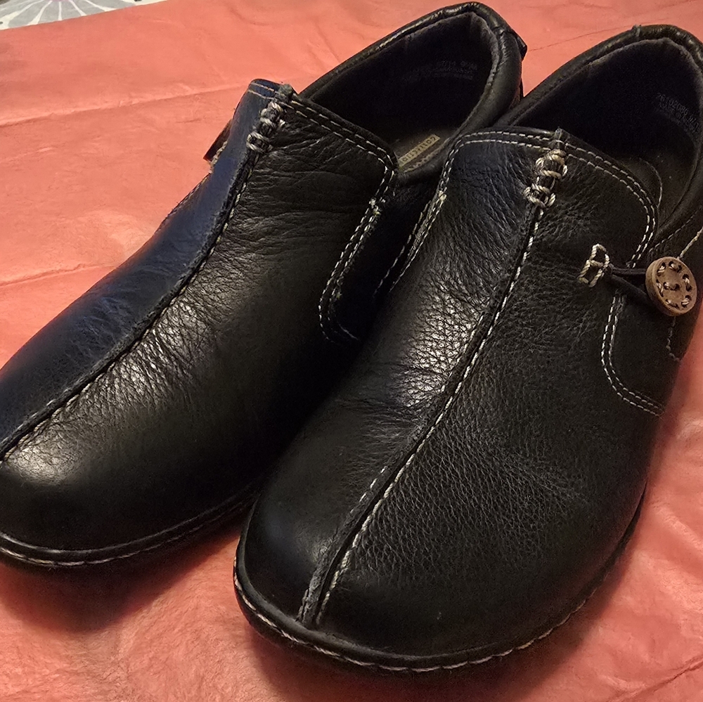 Womens Clarks Black Leather Slip-On Shoes Sz 9.5